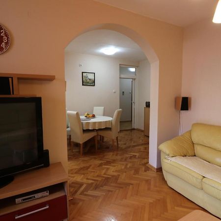 Apartment Nina Kotor Bagian luar foto