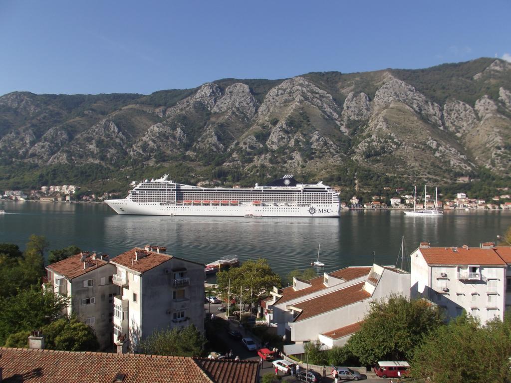 Apartment Nina Kotor Bagian luar foto