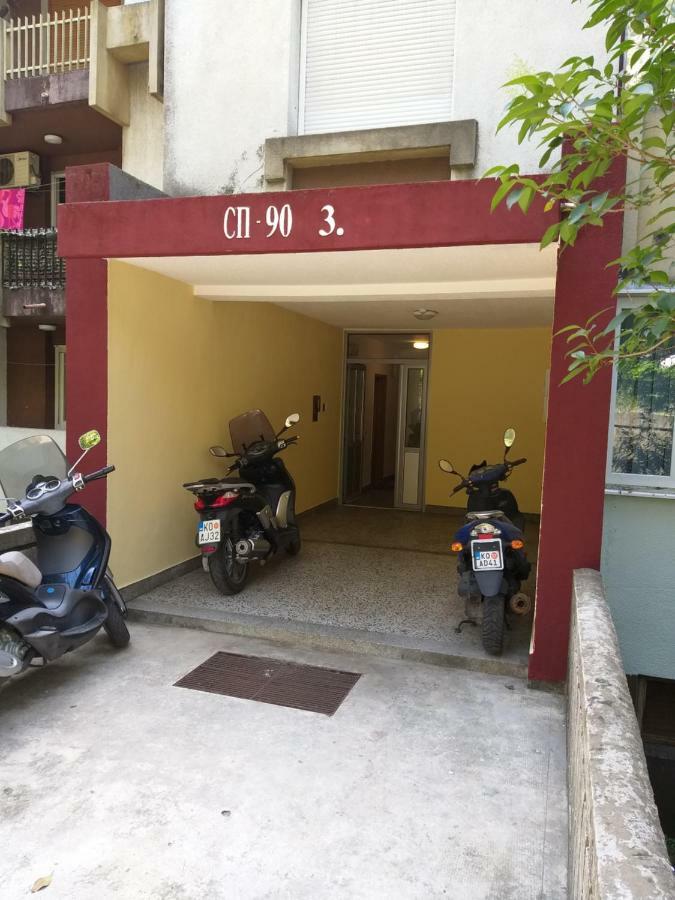 Apartment Nina Kotor Bagian luar foto